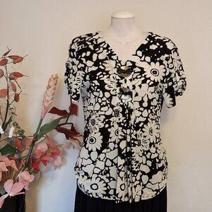 NWT Women’s Pleated Floral Printed Short Sleeve Blouse Well Tailored Quality Top